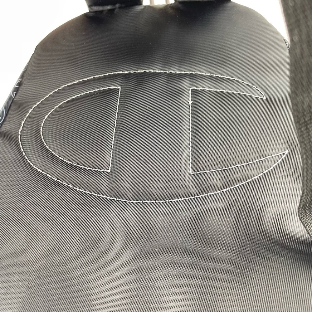Champion mini backpack, excellent preloved condition! - Picture 3 of 8